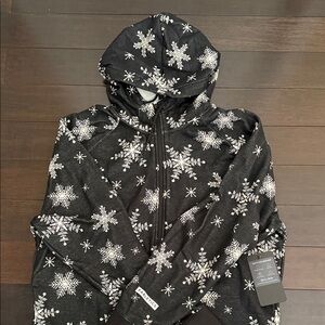 Fabletics Black and White Snowflake Hoodie